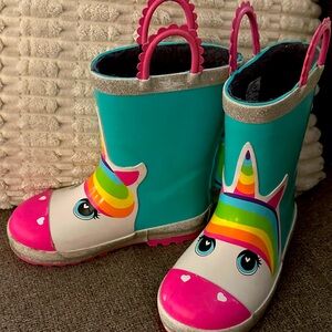 Unicorn adorable rain boots size 9/10 great condition!